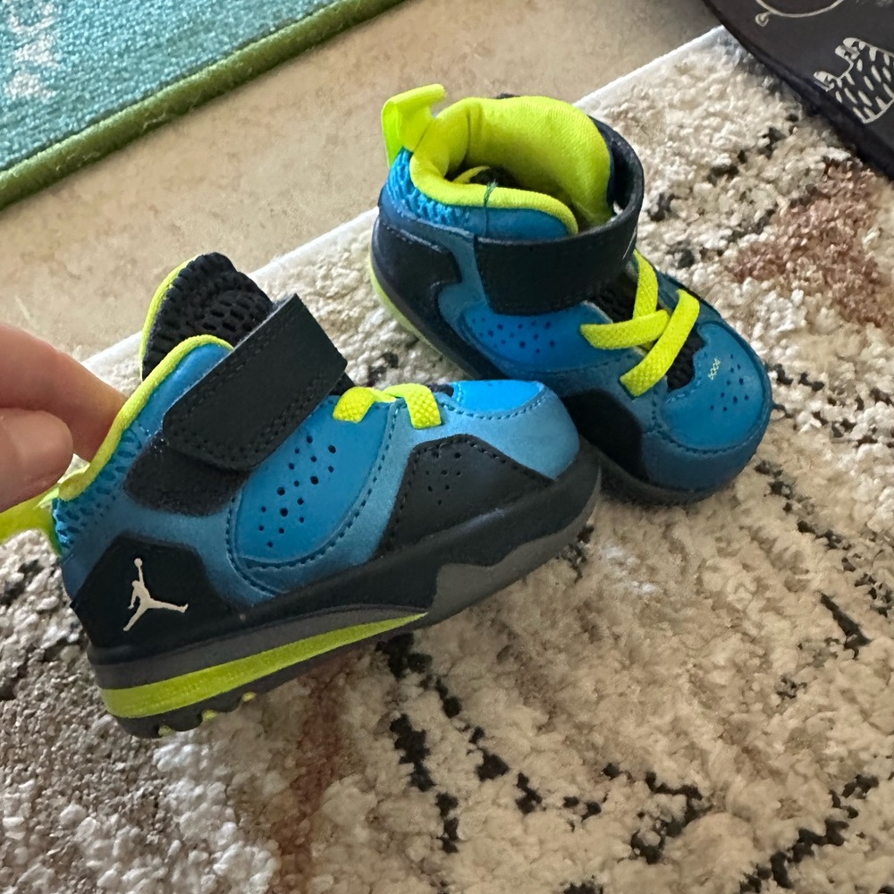 Jordan Baby Toddler Blue & Neon Green Athletic Shoes, size 3c